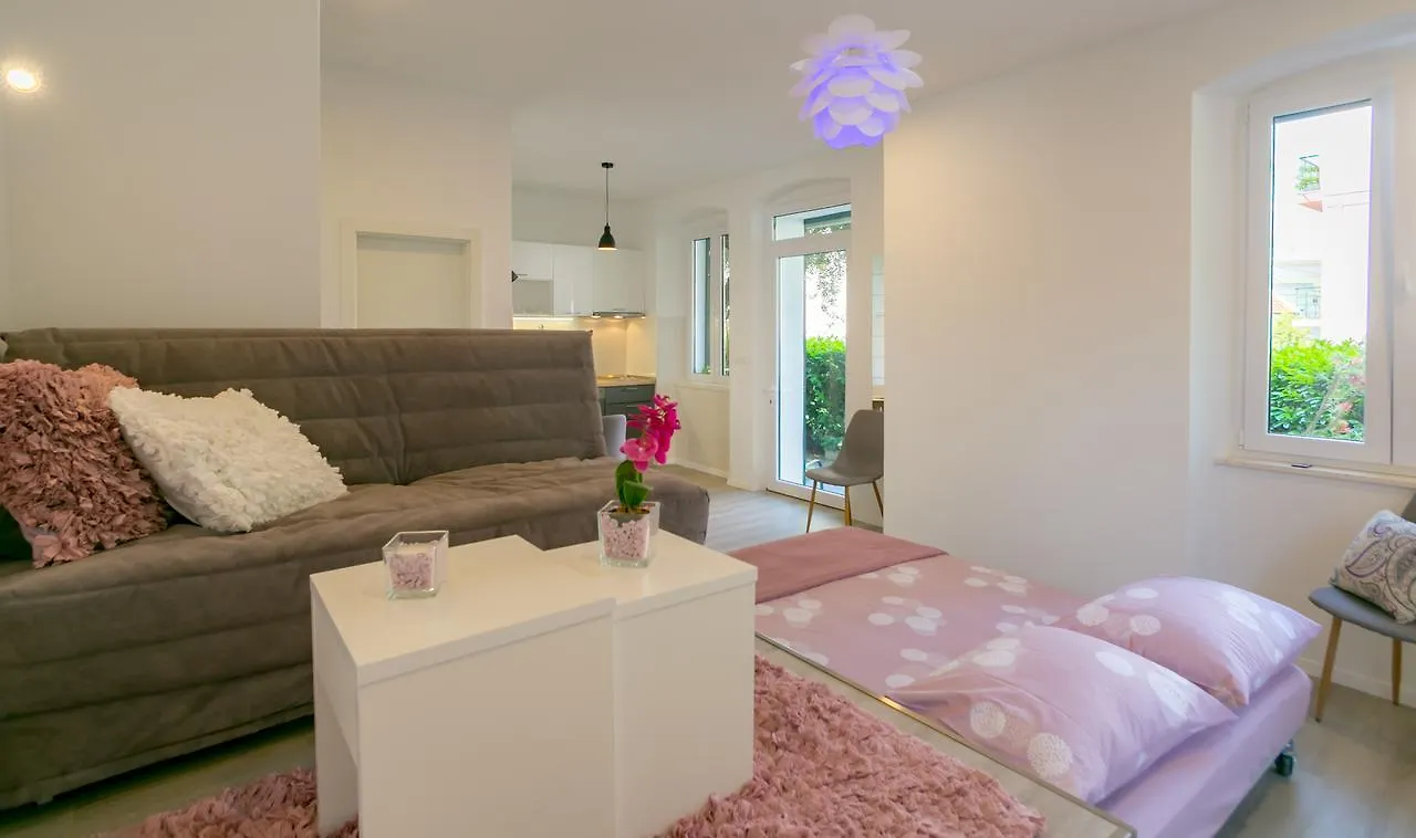 Vana & Tea Luxury Studio Apartment Split