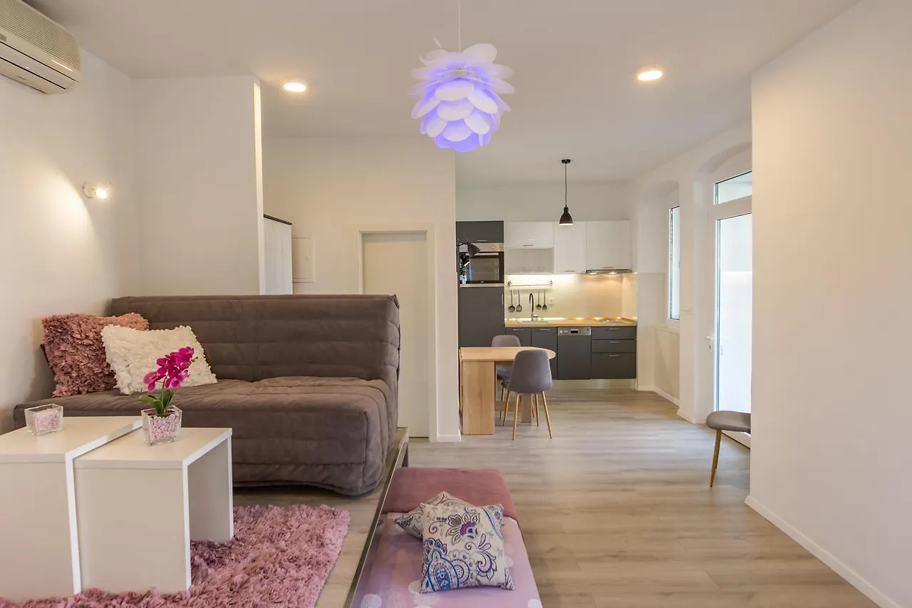 Vana & Tea Luxury Studio Apartment Split